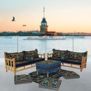 Orientalische Sitzecke mit Erhöhung, Bodenkissen, Palettenkissen, Sitzecke, Sitzkissen, Orientalisches Sofa